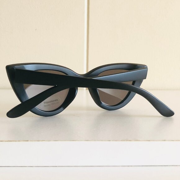Rockabilly Cat Eye Sunglasses - Picture 3 of 14